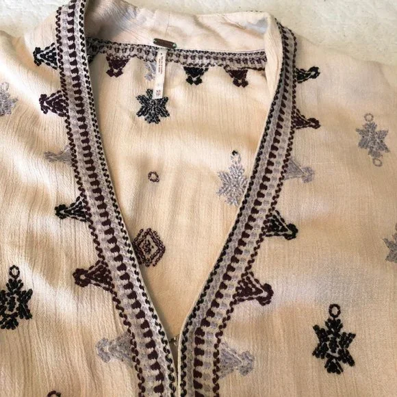 Free People Embroidered Baby Doll Long Sleeve Size Xtra Small Boho Women's Top - Picture 2 of 8
